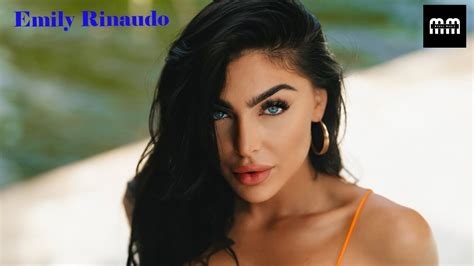 Emily Rinaudo: Stunning Instagram Model & content Creator.